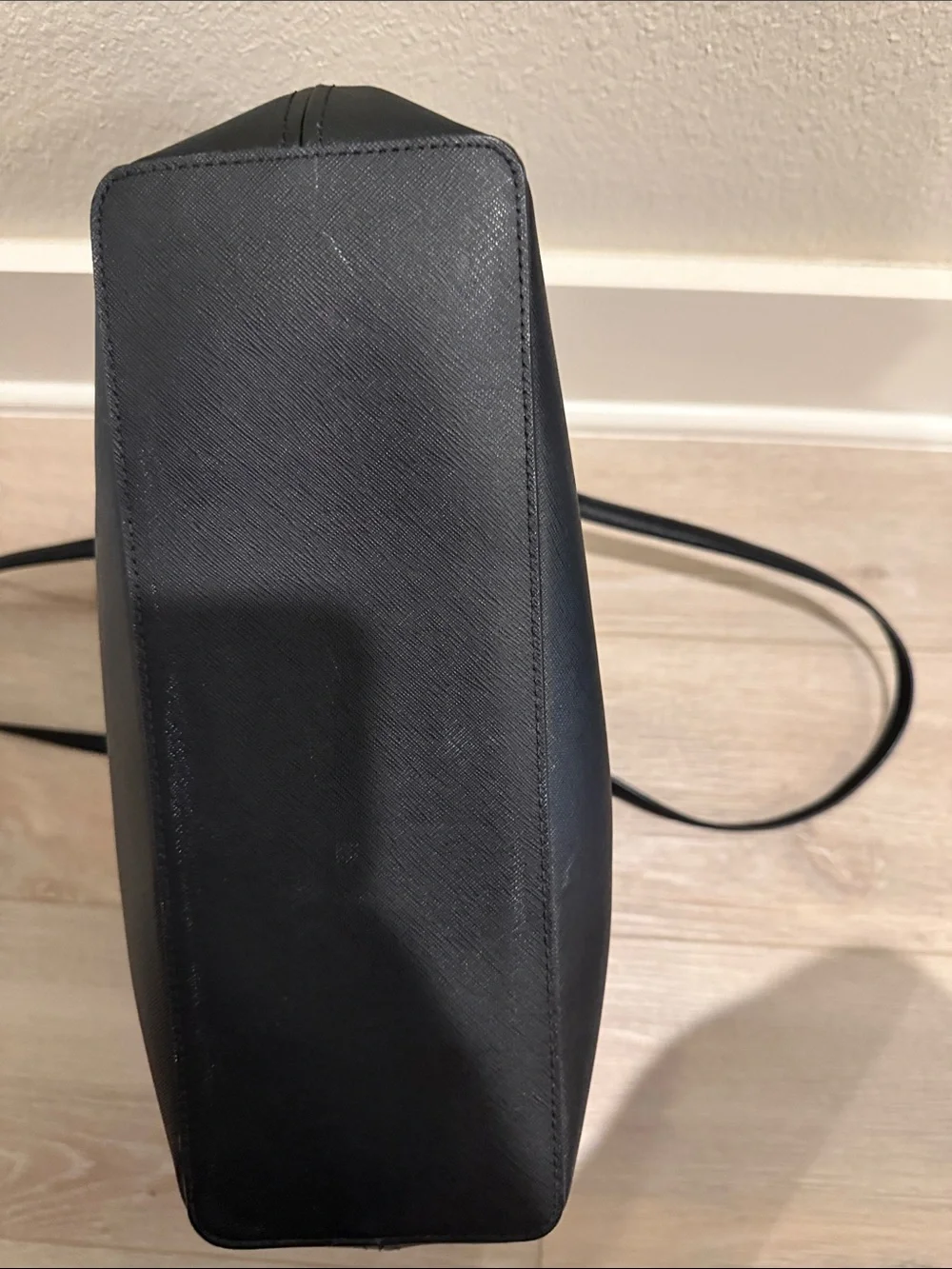Michael Kors Black Tote in good condition. - Picture 4 of 4
